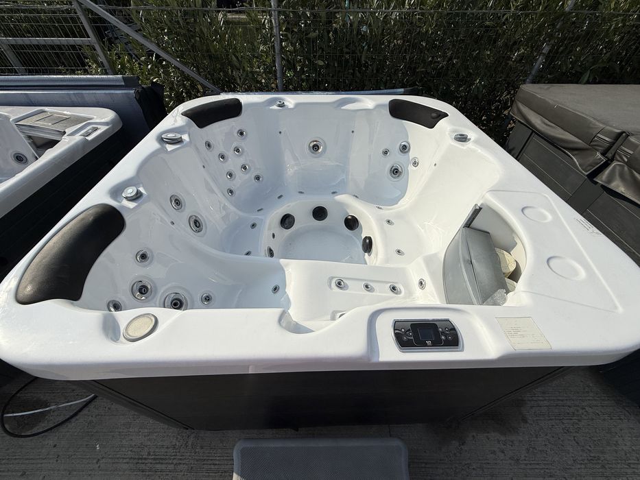 Jacuzzi Whirlpool Jakuzzi Balboa Viskan cadă cu hidromasaj spa ciubăr baie