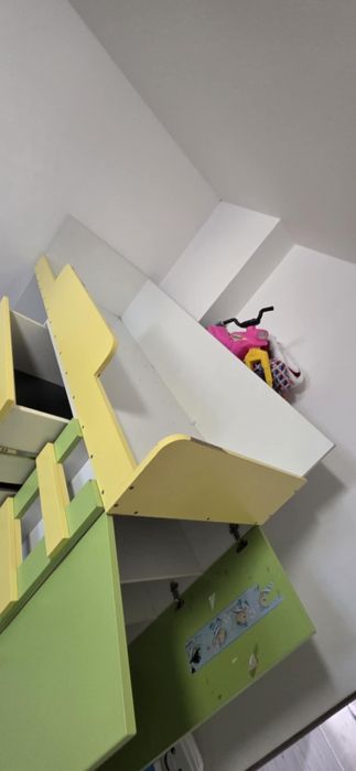 Mobilă copii cu paturi suprapuse