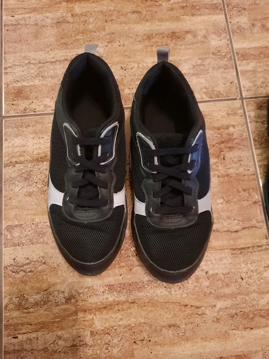 Lot încălțăminte măsură 36, majoritatea noi