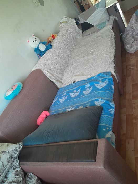 Продам  диван срочно