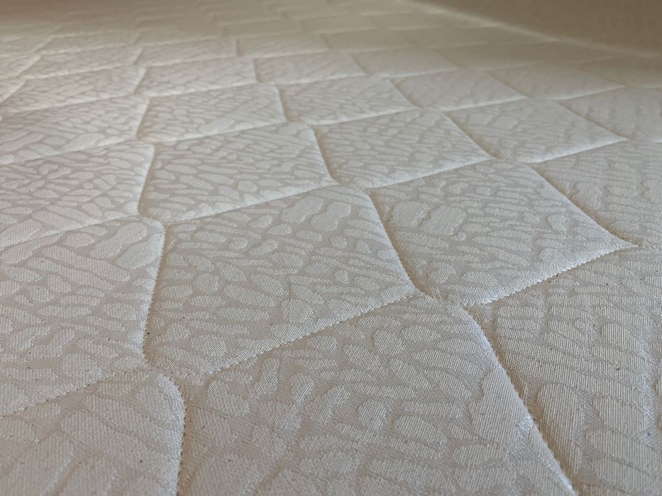 Твърд ортопедичен матрак 160х200х20см