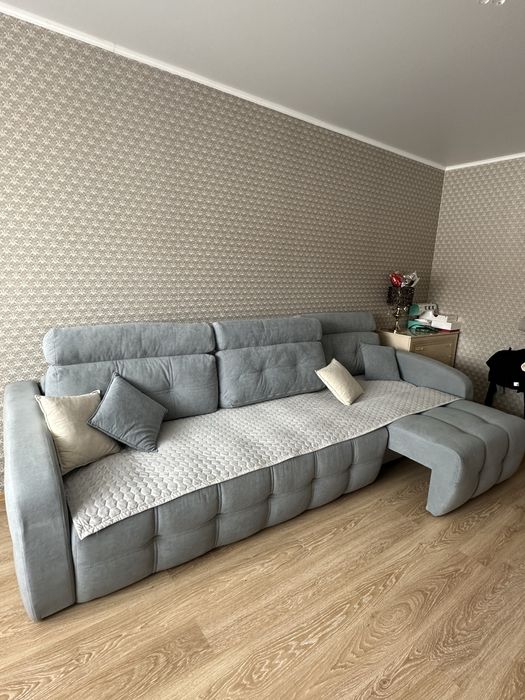 Мягкий уголок, диван.