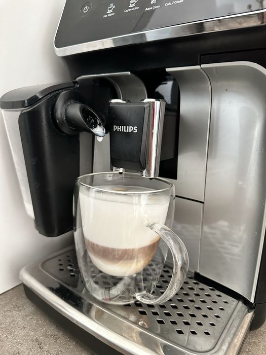 Expressor Philips Latte Go seria 2300, 4 tipuri de bauturi