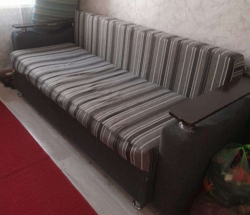 Диван 15000 тнг.