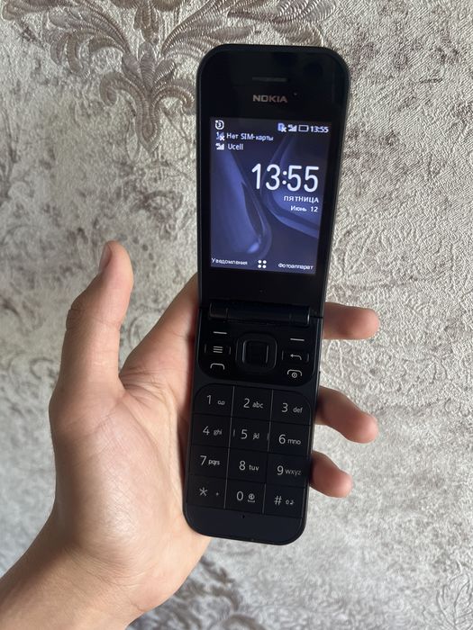 Nokia 2720 Flip