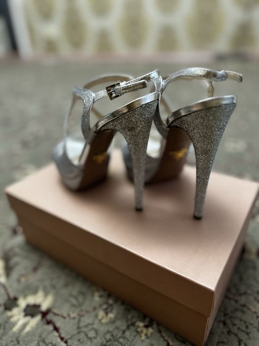 Босоножки от PRADA