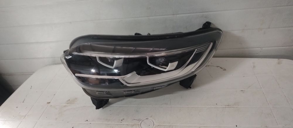 Far stânga kadjar facelift full led cod 260608385R