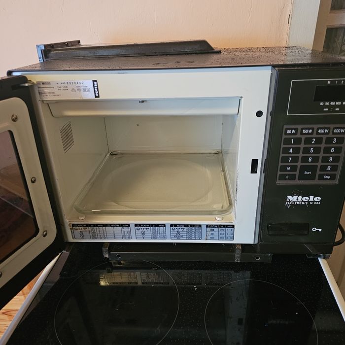 Фурна и микровълнова Miele