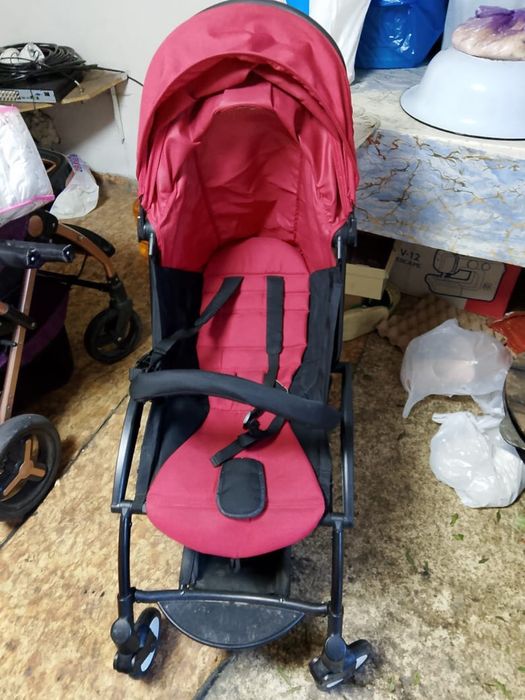 Детская прогулочная коляска