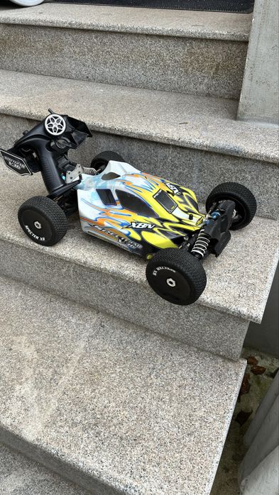 RC 1/8 carson бъги