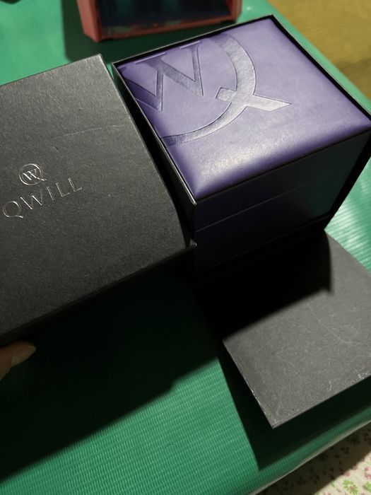 Новые Серебряные часы с фионитами 18 грамм