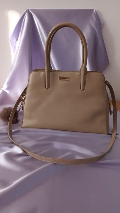 Бежова дамска чанта GiAnni от естествена кожа