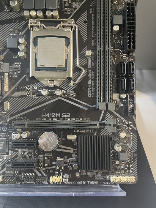 Продам плату Gigabyte H410, s1200