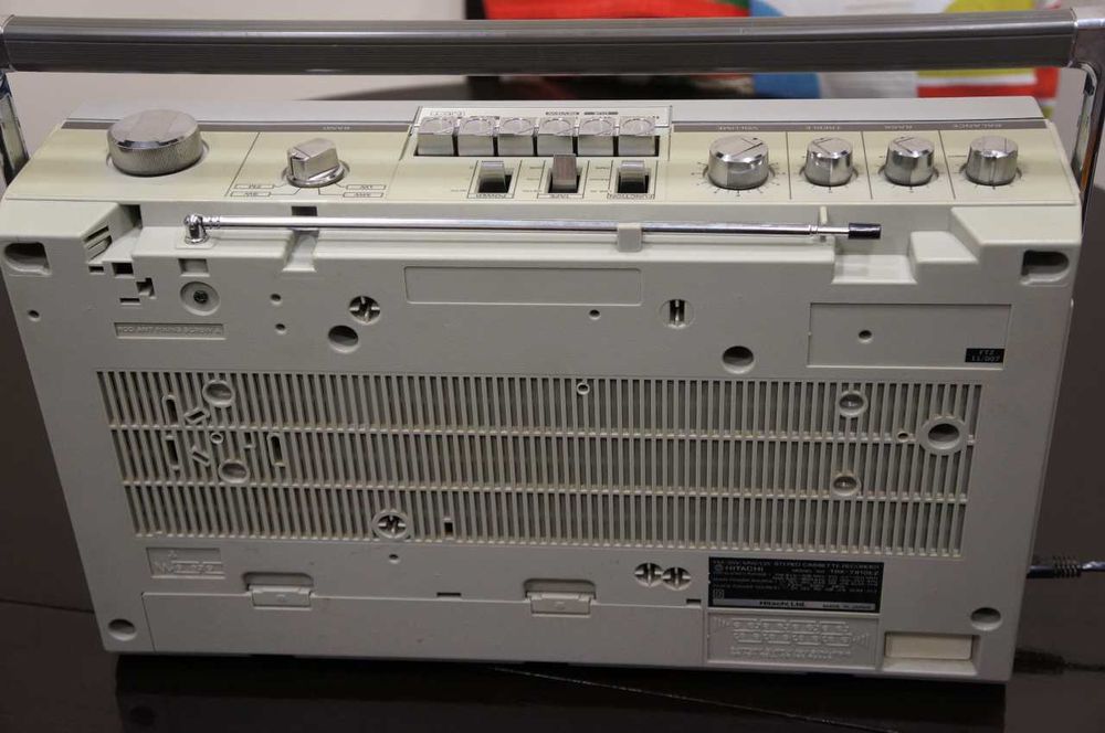 Радиокасетофон Hitachi TRK-7910EZ