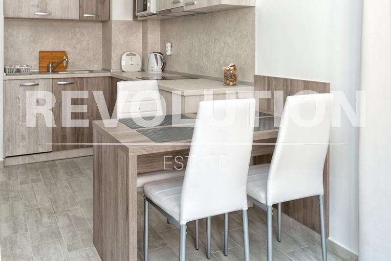 Дава се под наем Двустаен апартамент в Варна, Левски - 66 кв.м за 747.66 € - Снимка #2