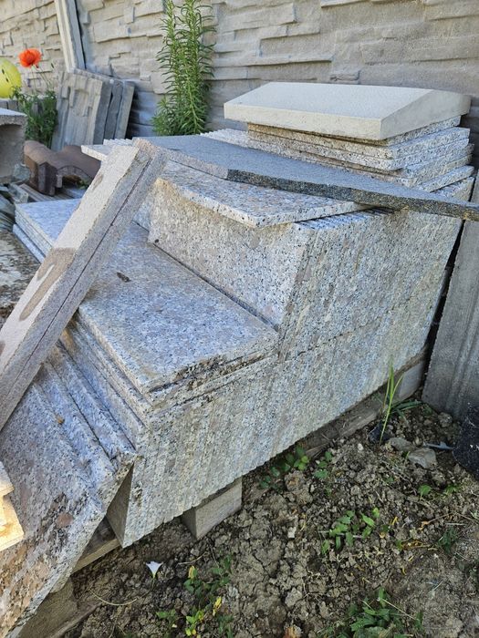 Granit 0.2x0.4x 1.5cm grosime