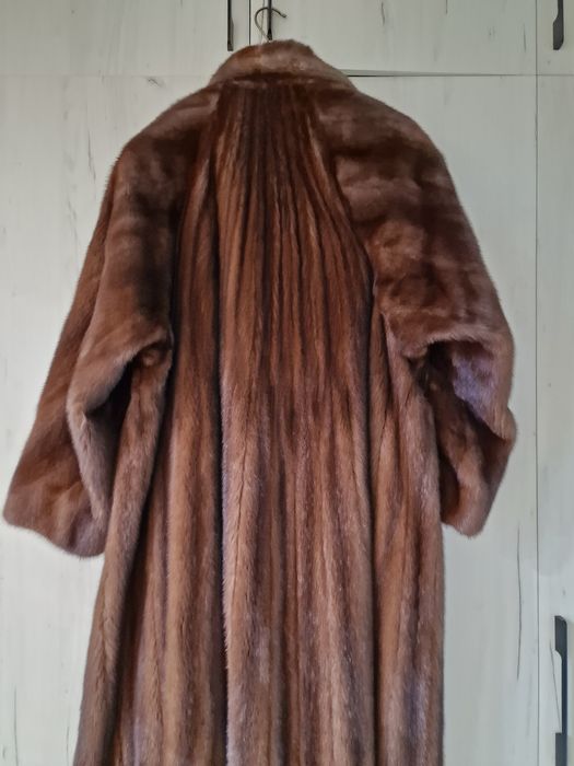 Продам шубу норковую
