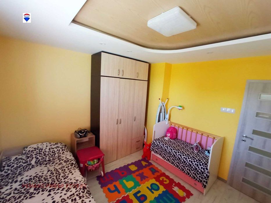 Продава се Тристаен апартамент в Русе, Дружба 2 - 72 кв.м за 1180 €/кв.м - Снимка #4