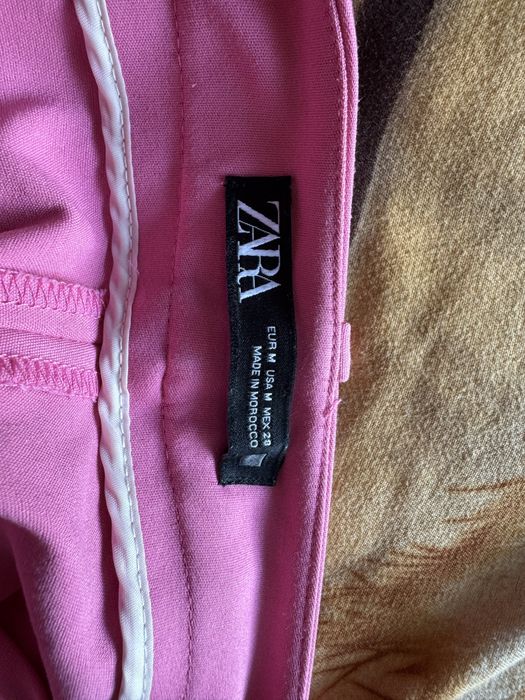 Официални къси панталонки на Зара