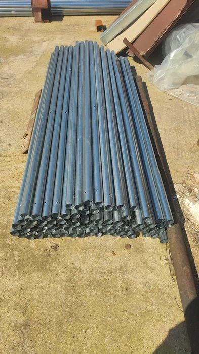 Поцинковани тръби - колове за ограда със 3 дупки двустранно.  Дължина 2 м Дебелина 2 мм Ф - 4.1 см