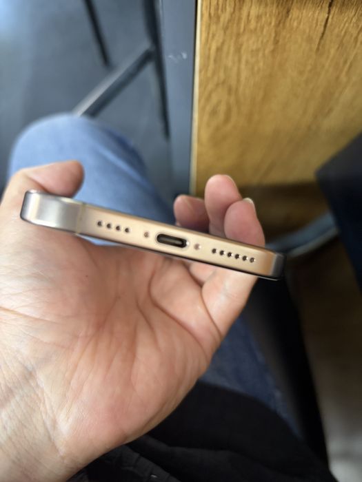 Iphone 16 proMax 256 Desert