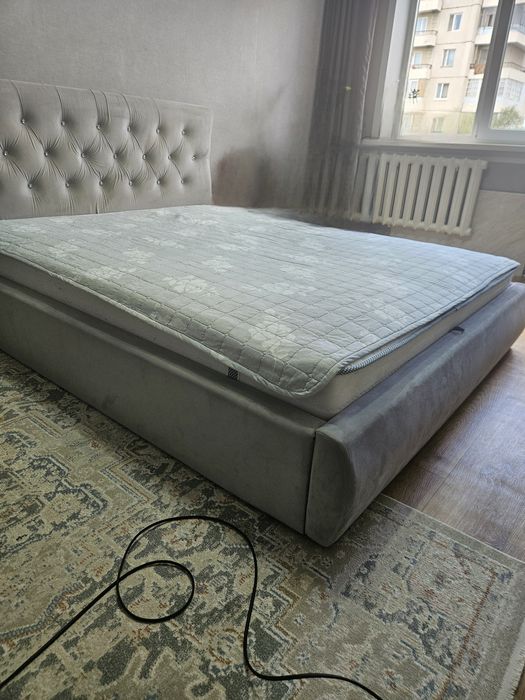 Продам кровать с матрасом