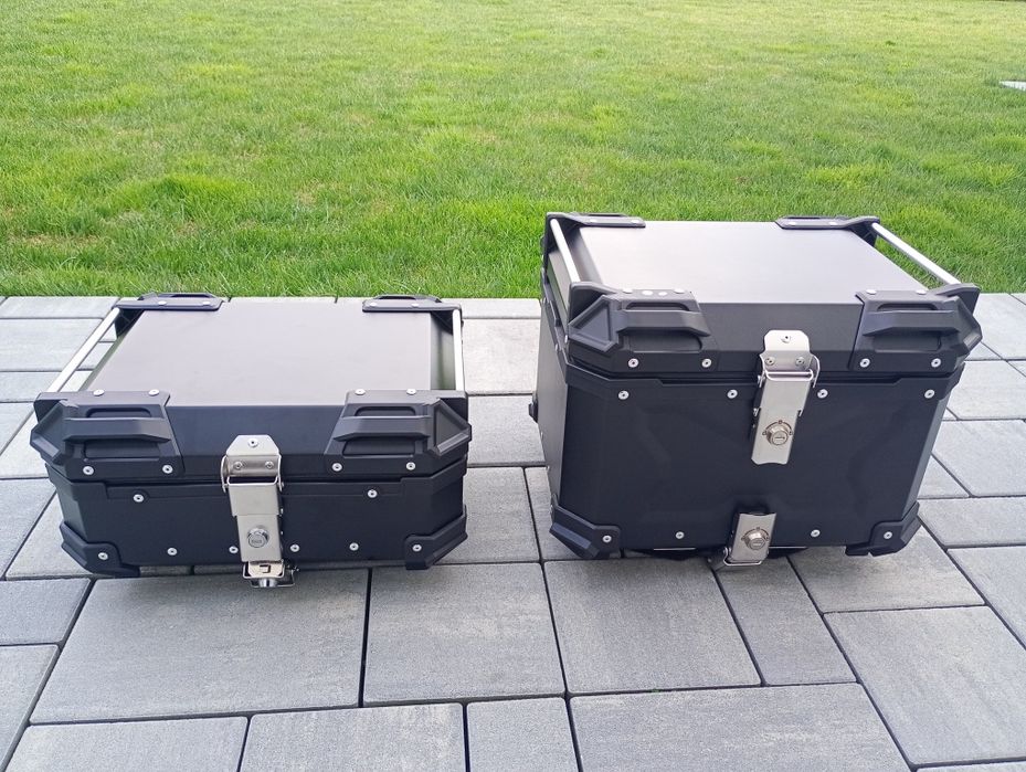 Vând topcase aluminiu ,cutie motocicleta ,portbagaj moto.