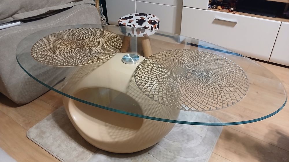 Стъклена маса холна маса