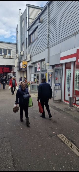 Spatiu comercial Piata Gorjului 30mp 2200e
