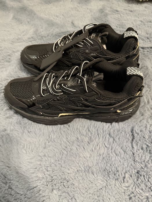 Off-White Be Right Back Black