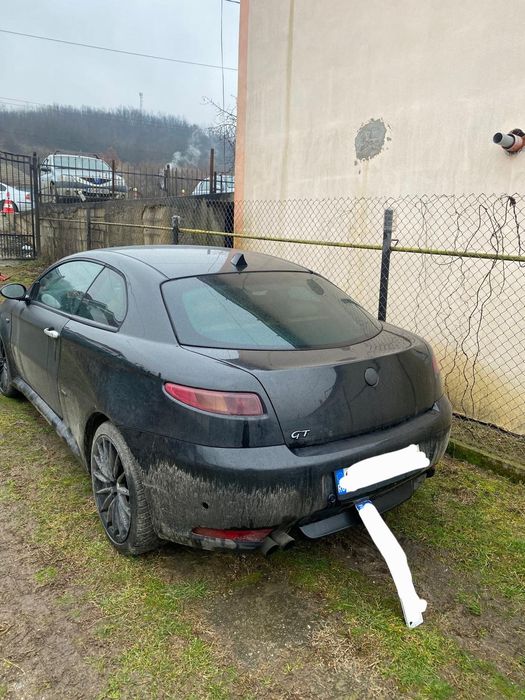 Dezmembrez Alfa romeo Gt 1.9 150 cp si alfa 147