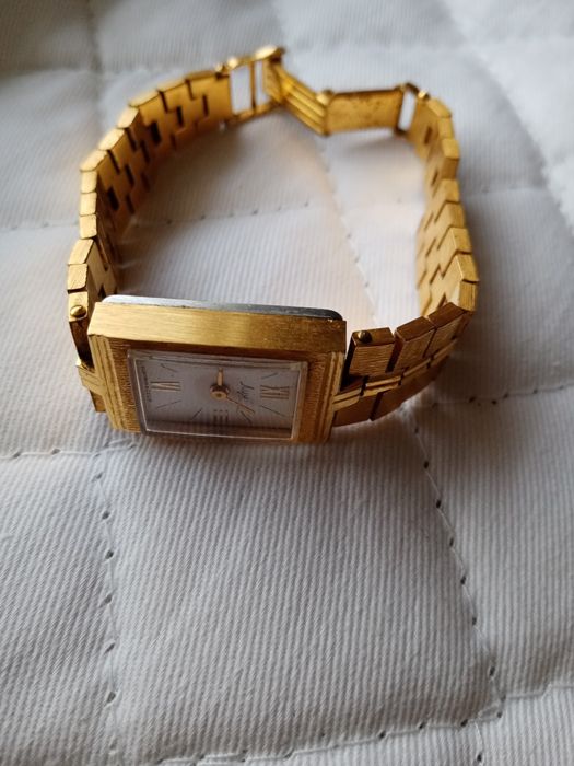 Дамски руски часовник "Луч"