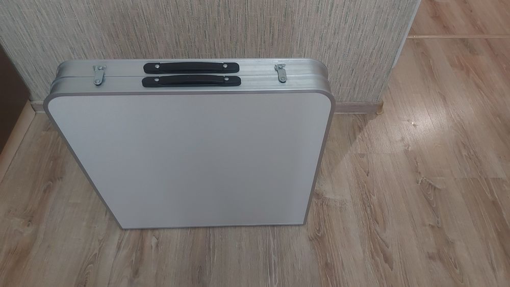 Стол и 4 табуретки алюминиевые