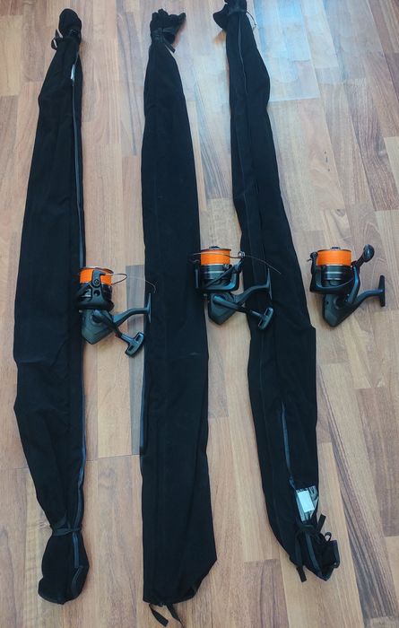 Set 3 lansete crap Okuma 3seg Custom Black 3.90m/3.5lb si 3 mulinete Okuma Custom 7000