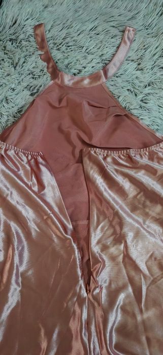 Чисто нови рокли, размер М към L