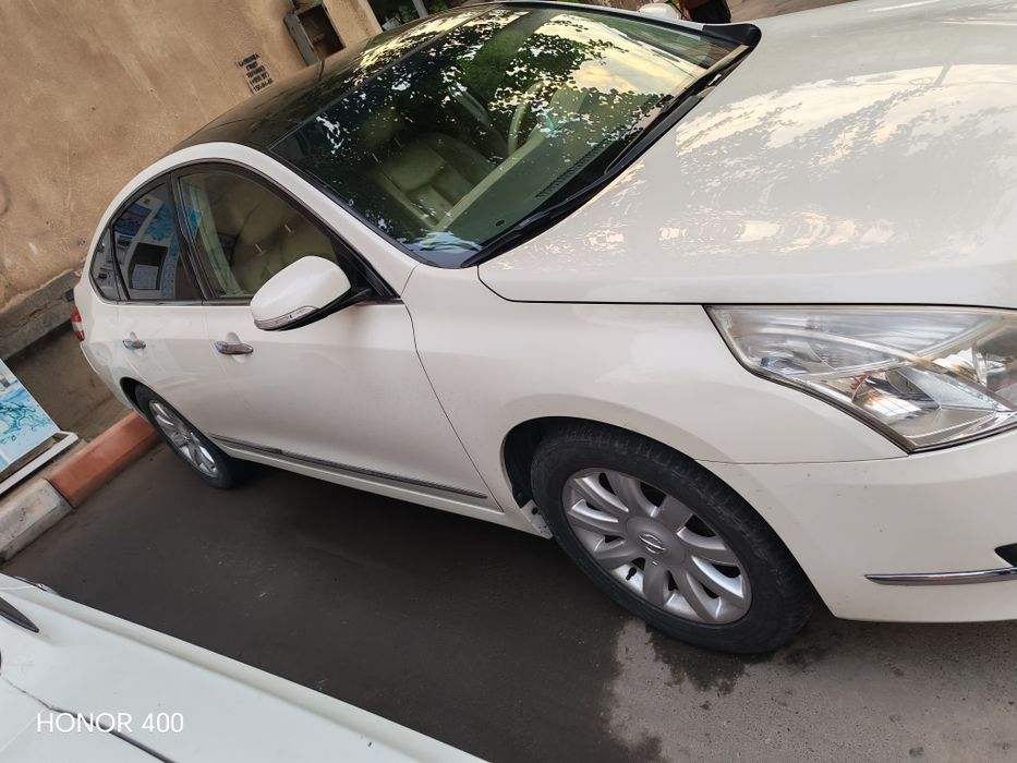 Mashina nissan teana