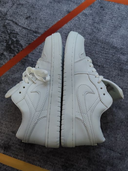 продам белые форсы