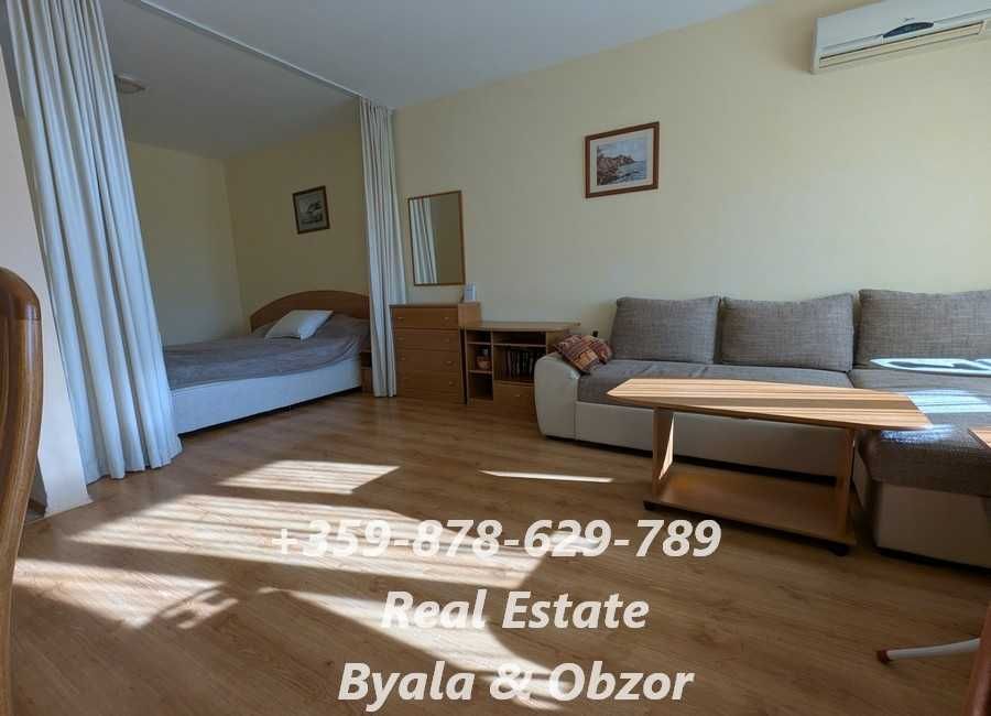 Просторен едностаен апартамент с кът за спаня в гр.Обзор