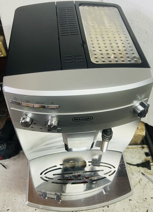 Aparat cafea Delonghi Magnifica