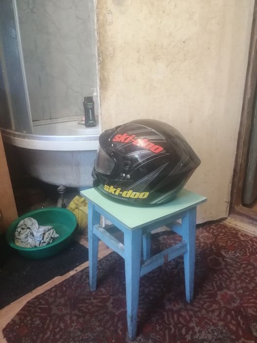 Здравствуйте продам шлем