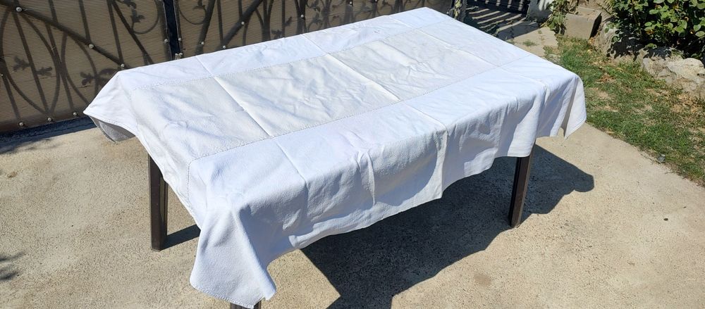 Față de masă veche țărănească țesută in razboi