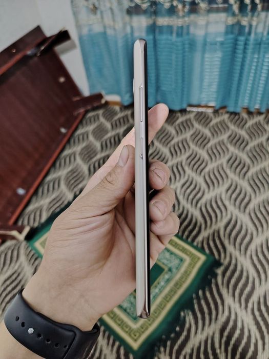 Samsung s 10 +5G.   8+8/256