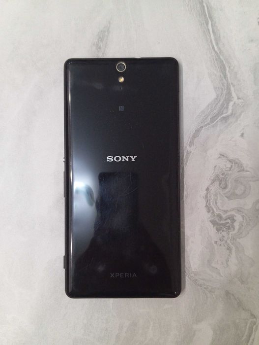 Телефон Sony Xperia C5