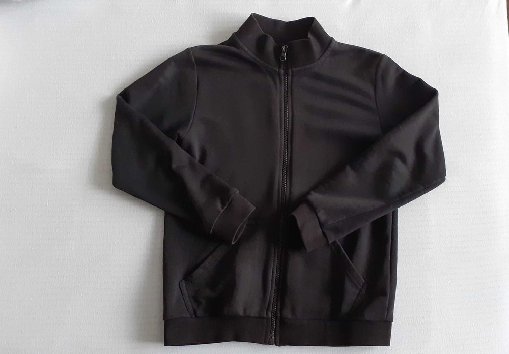 5 броя детски тениски и черен суичър за 8-9 г