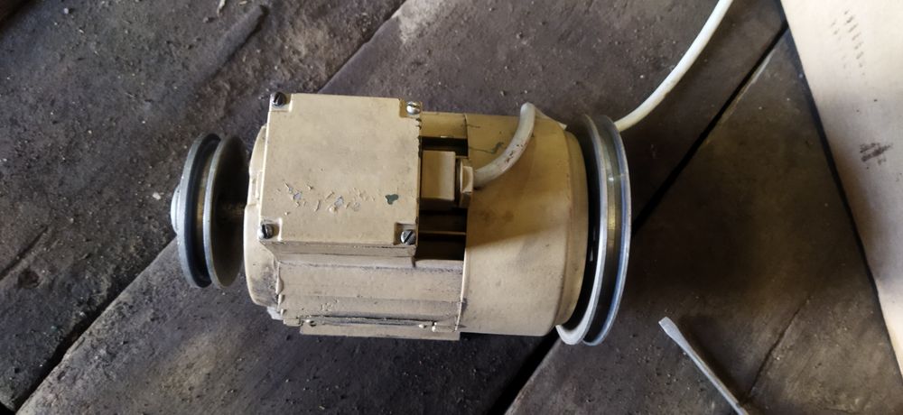 Продам электродвигатель.