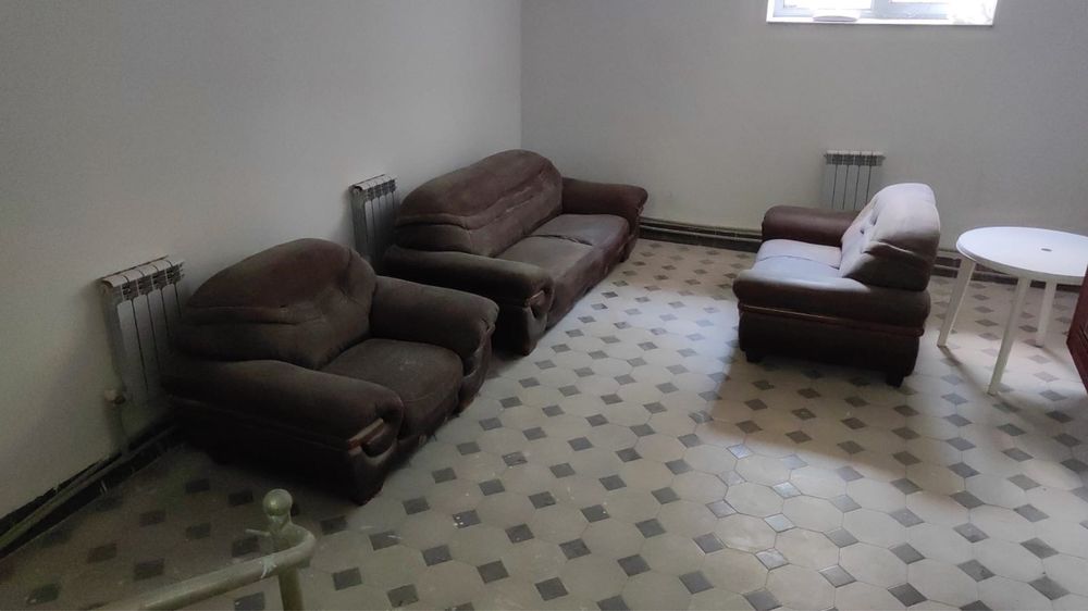 Кожанные Диваны в хорошем состоянии!