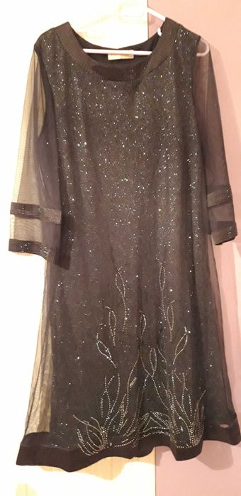 Продавам черна празнична рокля