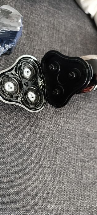 Aparat de ras multifunctional