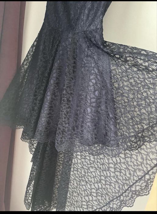 Гипюровое темно синее платье