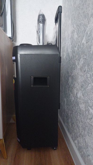 Музыкальная колонка новый мощный